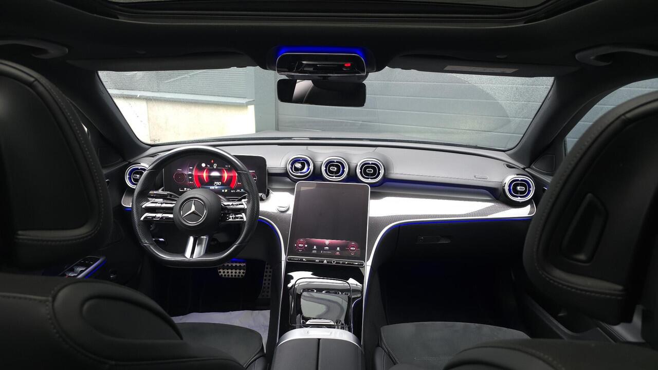 Mercedes-Benz C-KLASSE 220 d AMG Line | Panorama | Sfeer | Carplay | Camera