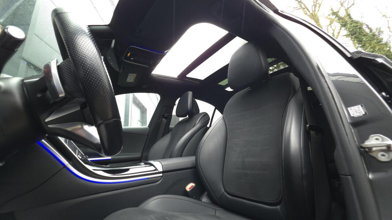 Mercedes-Benz C-KLASSE 220 d AMG Line | Panorama | Sfeer | Carplay | Camera