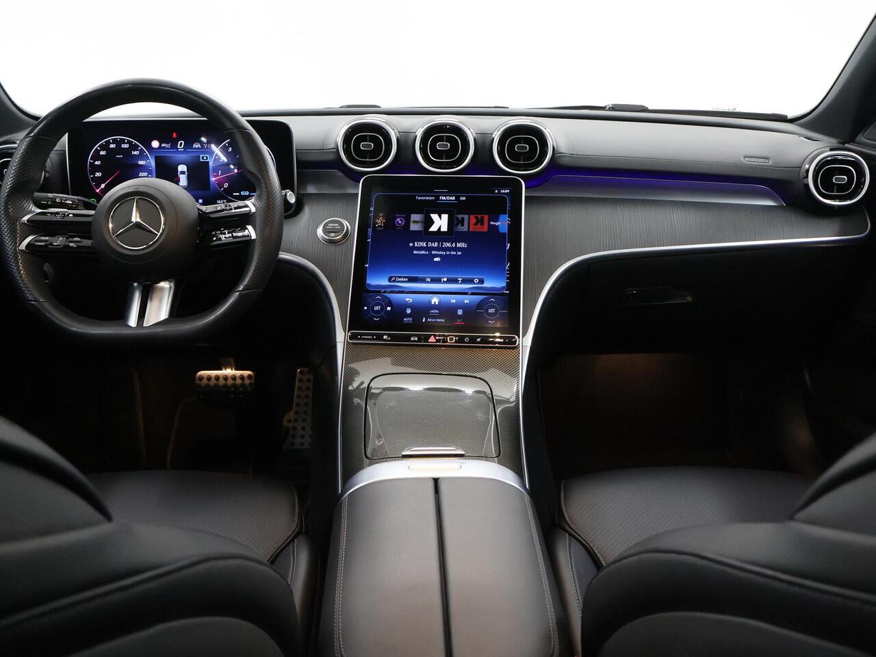 Mercedes-Benz C-KLASSE Estate 180 AMG Line | Night | Panoramadak | Multispaaks AMG velgen | Rijassistentiepakket Plus | Stoelverwarming |