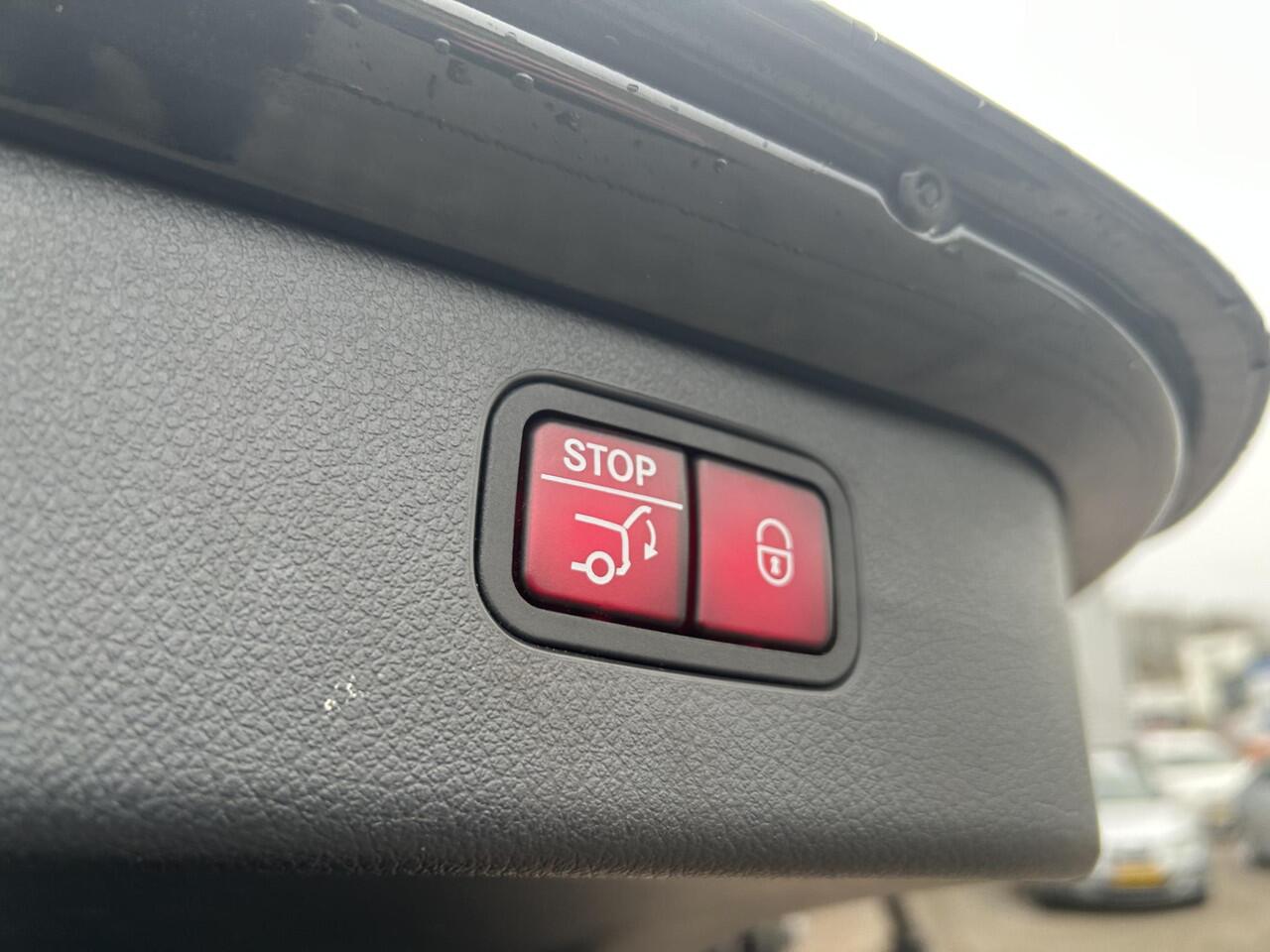 Mercedes-Benz C-KLASSE Estate 180 AMG Line | Head up display | Trekhaak | Memory