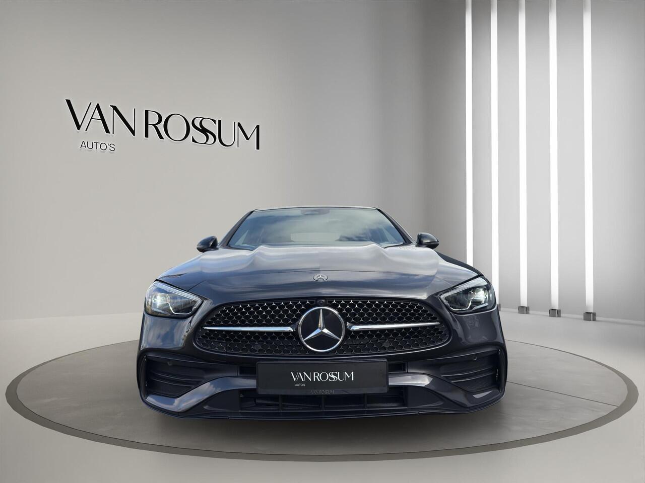 Mercedes-Benz C-KLASSE 180 AMG Line | 19"| Panoramadak | Camera | Keyless | Led | Sfeer |