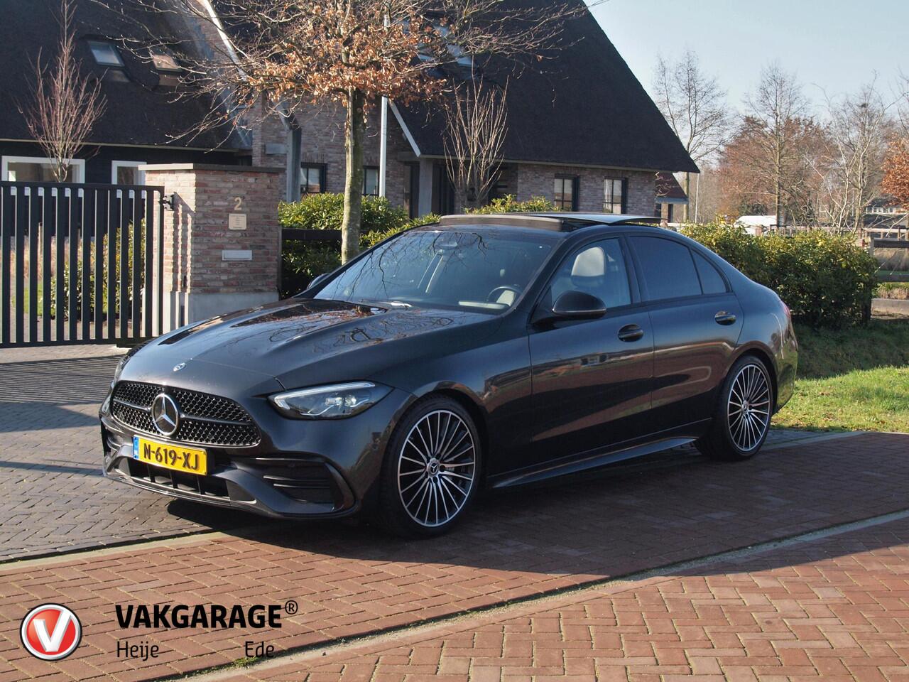 Mercedes-Benz C-KLASSE 180 AMG Line | AMG-Pakket | Panoramadak | Camera | Sfeerverlichting | Burmester | NL-Auto |