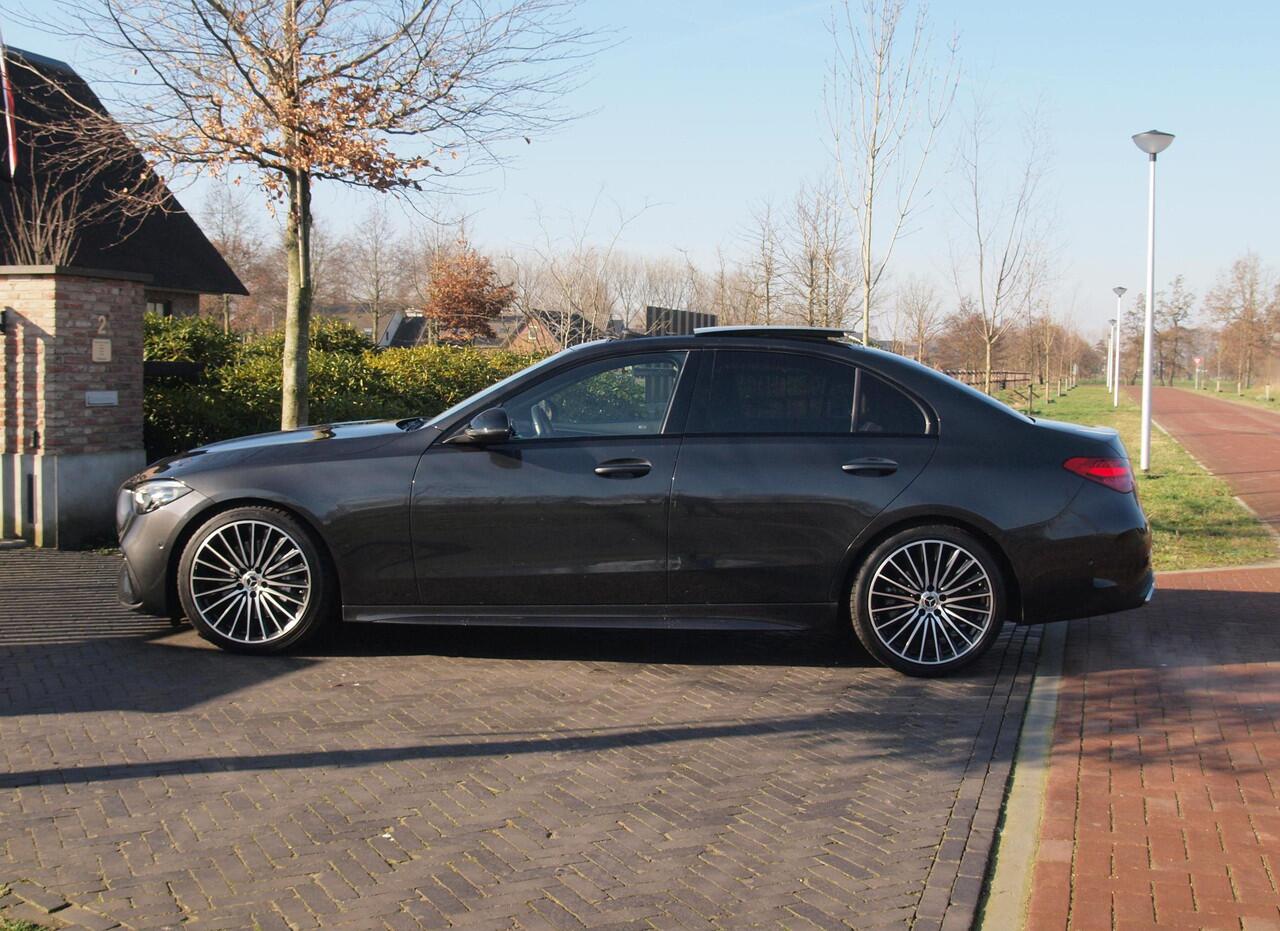 Mercedes-Benz C-KLASSE 180 AMG Line | AMG-Pakket | Panoramadak | Camera | Sfeerverlichting | Burmester | NL-Auto |