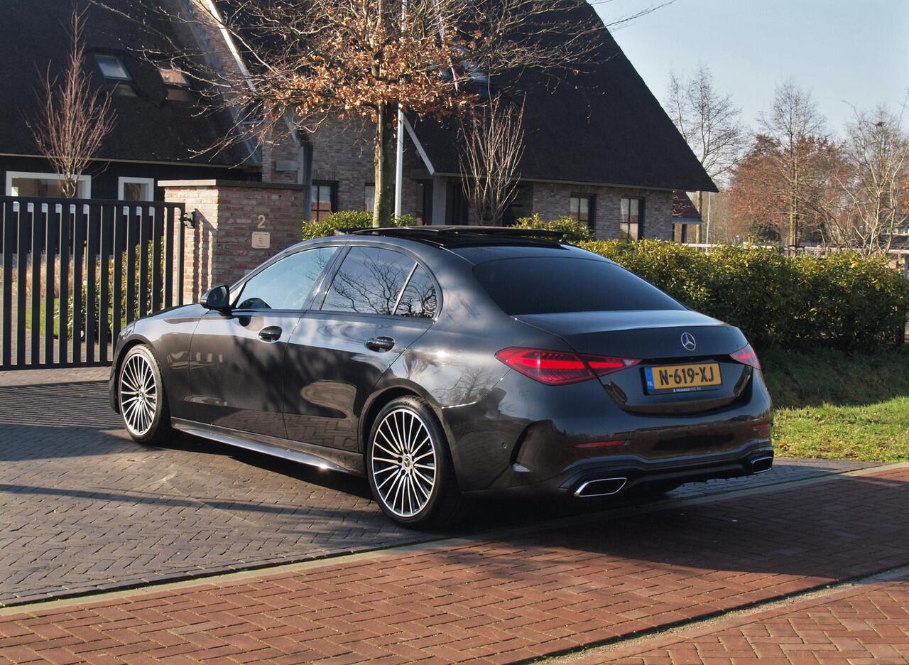 Mercedes-Benz C-KLASSE 180 AMG Line | AMG-Pakket | Panoramadak | Camera | Sfeerverlichting | Burmester | NL-Auto |