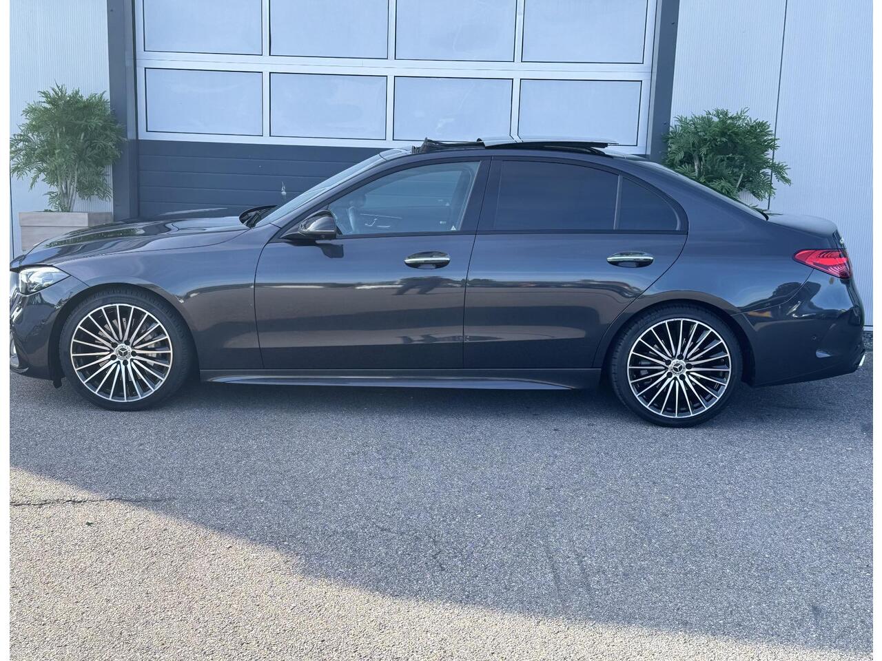 Mercedes-Benz C-KLASSE 200 AMG Line / PANO /360 CAMERA / TREKHAAK / MEMORY /