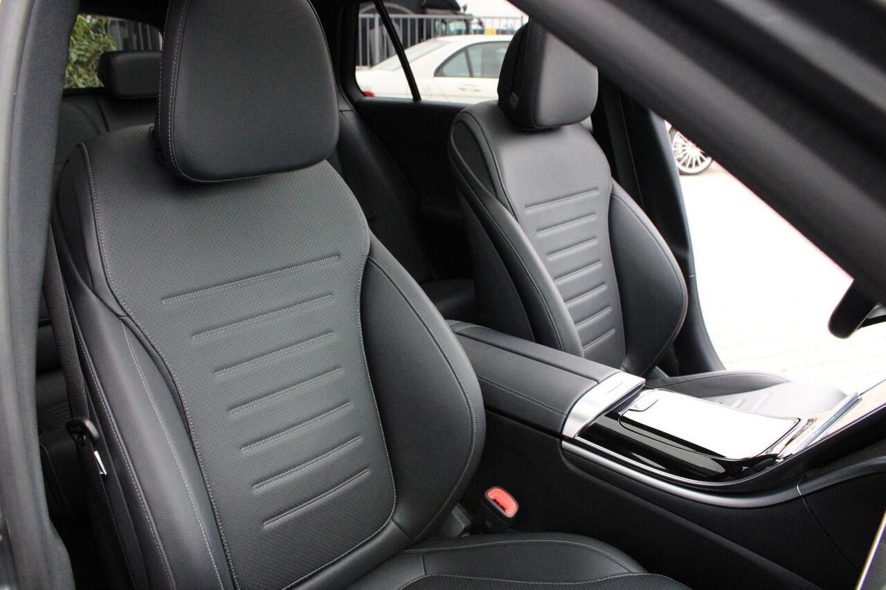 Mercedes-Benz C-KLASSE 300 e AMG Estate Pano | Trekhaak | Dodehoekassistent | Sfeerverlichting | Camera | Carplay | Spiegelpakket