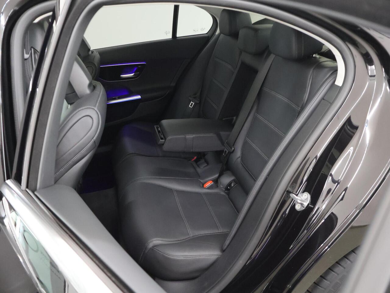 Mercedes-Benz C-KLASSE 180 Luxury Line | Panoramadak | Memory | Stoelverwarming | Getint glas | Sfeerverlichting |