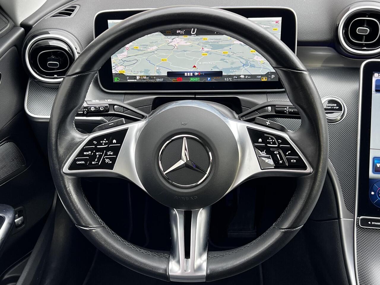 Mercedes-Benz C-KLASSE Estate 300 e Luxury Line Automaat 9 traps / Elektrische trekhaak 1.800 kg / EAER bereik 111 km / Avantgarde Interieur / Elektr. klep / Adapt. CC / Navigatie groot scherm / Winterwielenset /