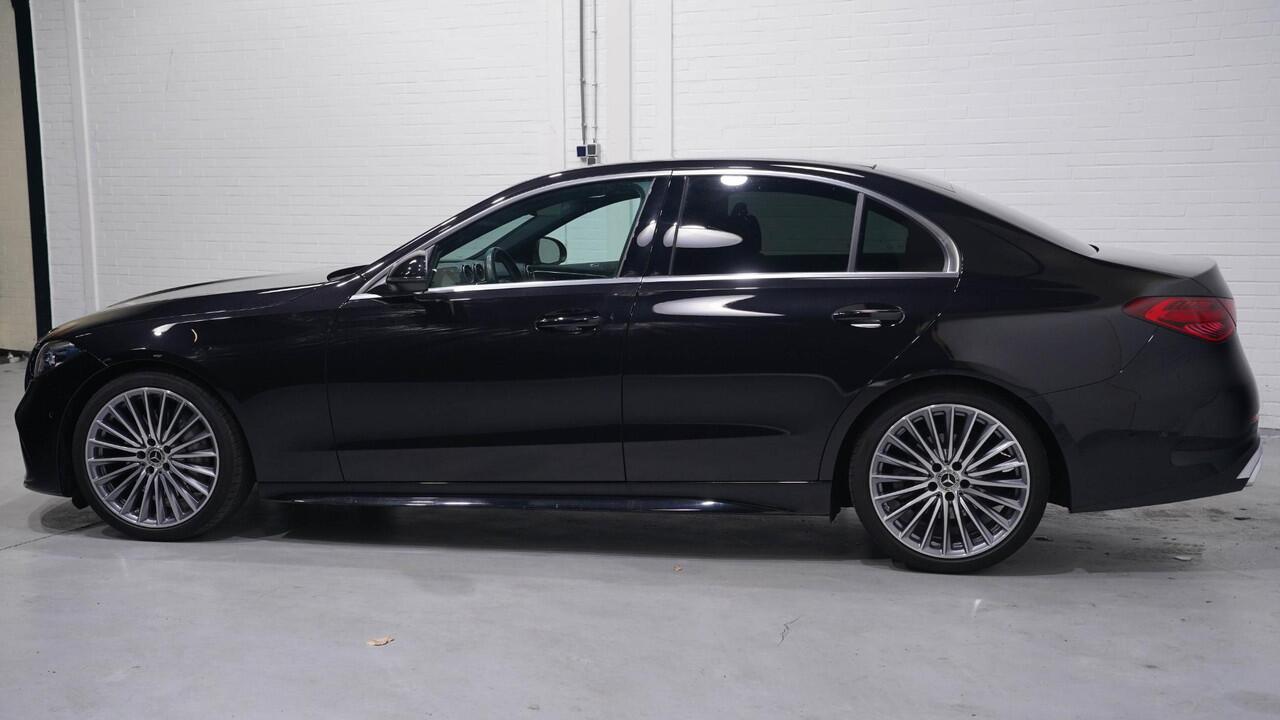 Mercedes-Benz C-KLASSE 180 AMG Line AMG-pakket ECC ACC DAB PDC v+a 1e eigenaar NAP apple-carplay digitale-cockpit camera verkeersborden herkenning 19"LMV stoelverwarming Full-map navi