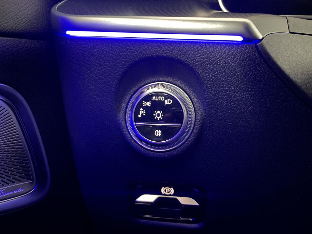 Mercedes-Benz C-KLASSE Estate 300 e Luxury Line | Trekhaak | 360-camera | Burmester