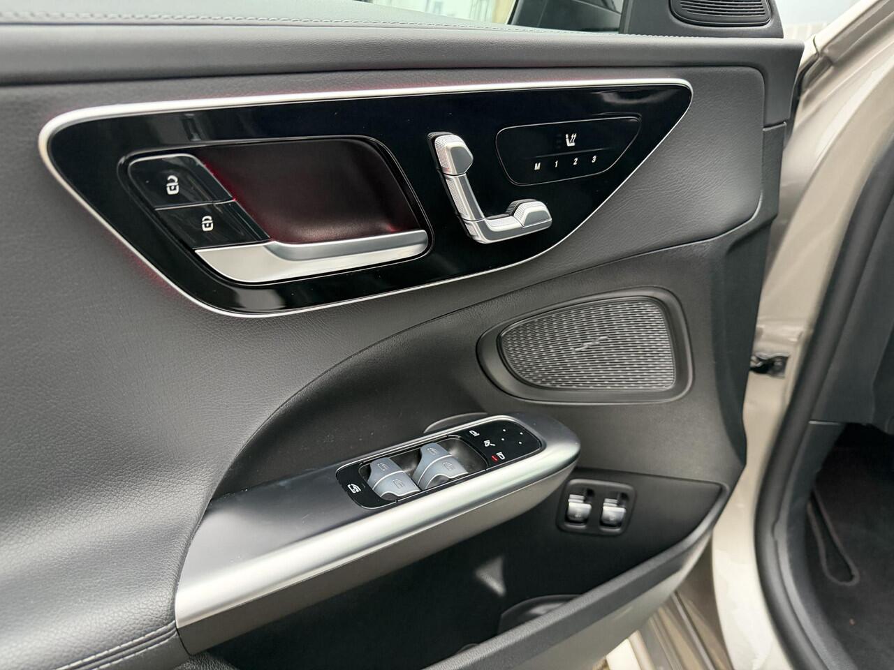 Mercedes-Benz C-KLASSE 300 e AMG Business Line Luxe uitvoering l Hybrid