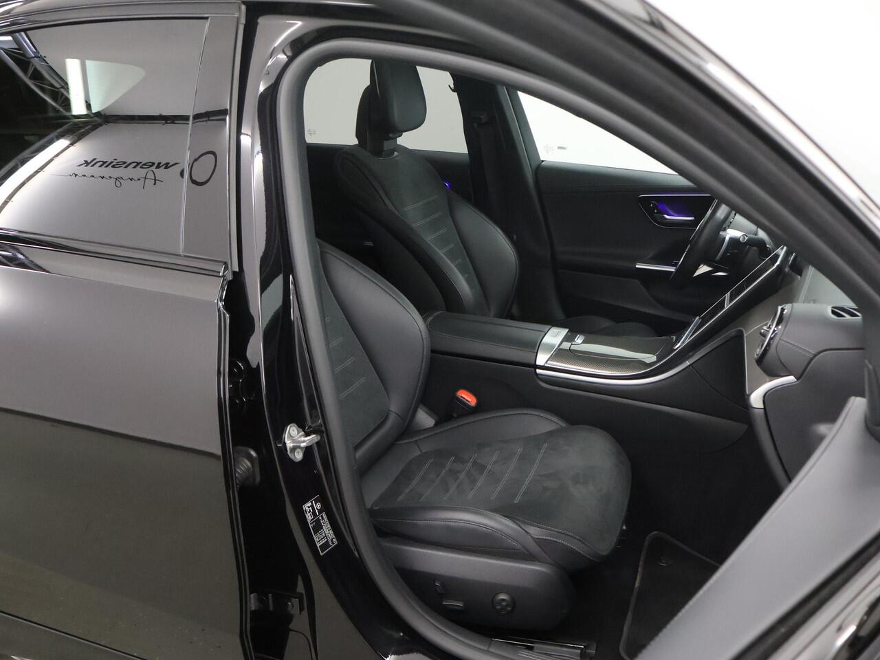 Mercedes-Benz C-KLASSE 180 AMG Line | Night | Panoramadak | Stoelverwarming | Achteruitrijcamera | 19" lichtmetalen velgen |