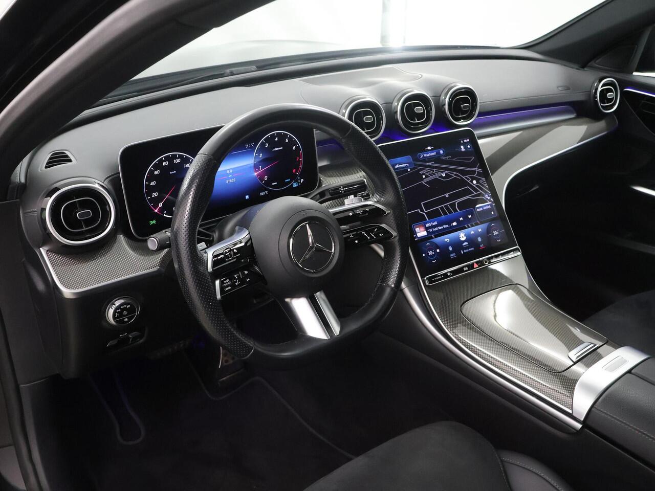 Mercedes-Benz C-KLASSE 180 AMG Line | Night | Panoramadak | Stoelverwarming | Achteruitrijcamera | 19" lichtmetalen velgen |