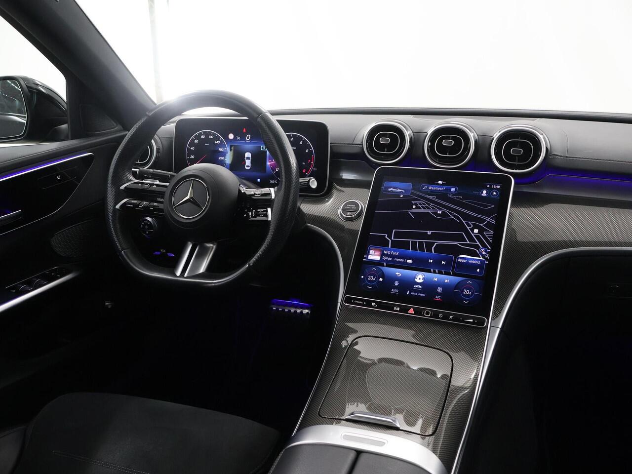 Mercedes-Benz C-KLASSE 180 AMG Line | Night | Panoramadak | Stoelverwarming | Achteruitrijcamera | 19" lichtmetalen velgen |