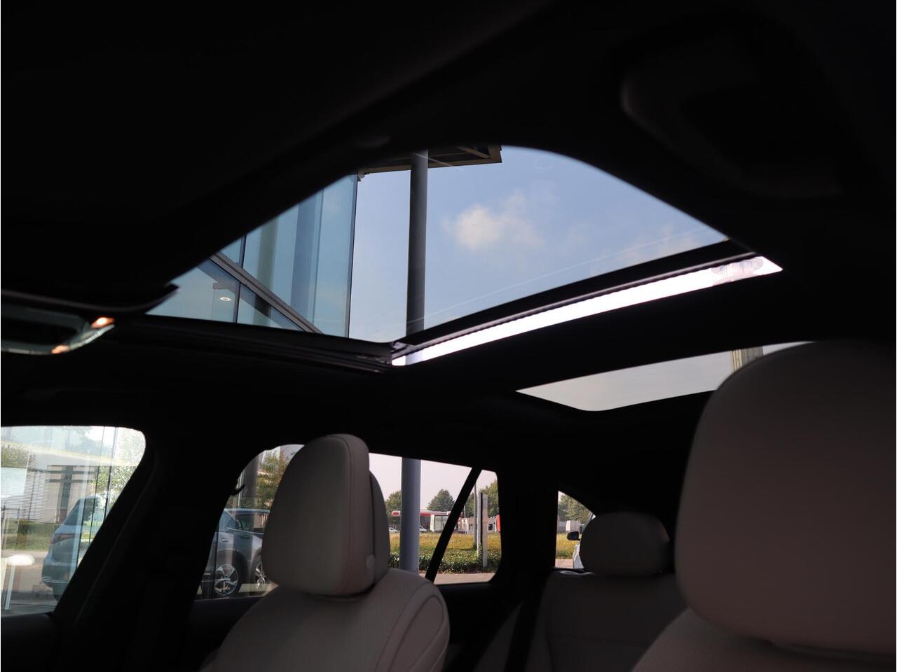 Mercedes-Benz C-KLASSE Estate 300 e Luxury Line