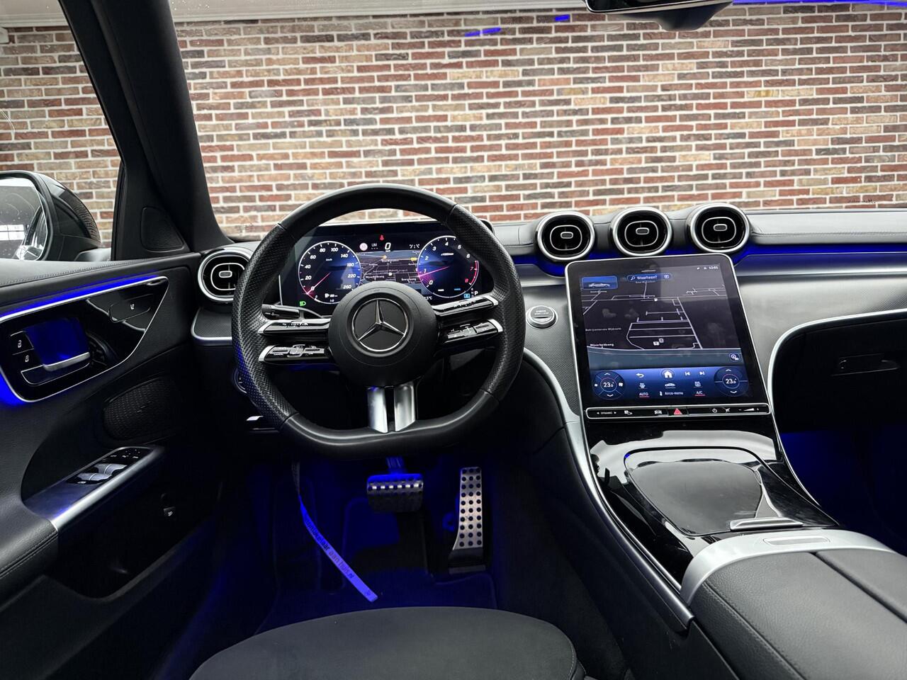 Mercedes-Benz C-KLASSE 200 AMG Line Panorama| Achteruitrijcamera | Elekt. stoel