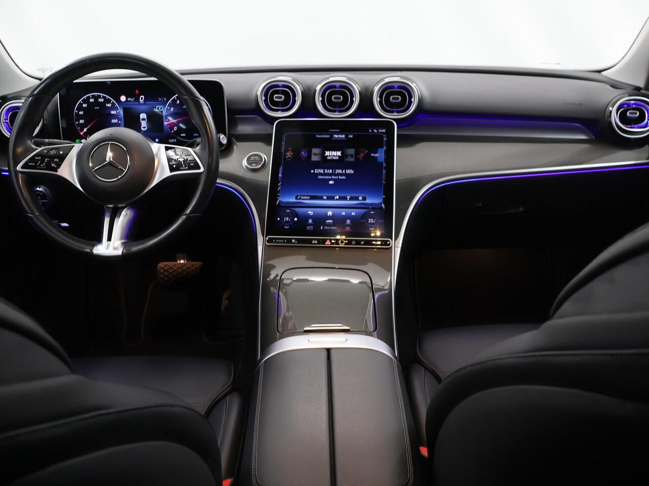 Mercedes-Benz C-KLASSE 180 AMG Line | Panoramadak | Trekhaak | 360 graden camera |