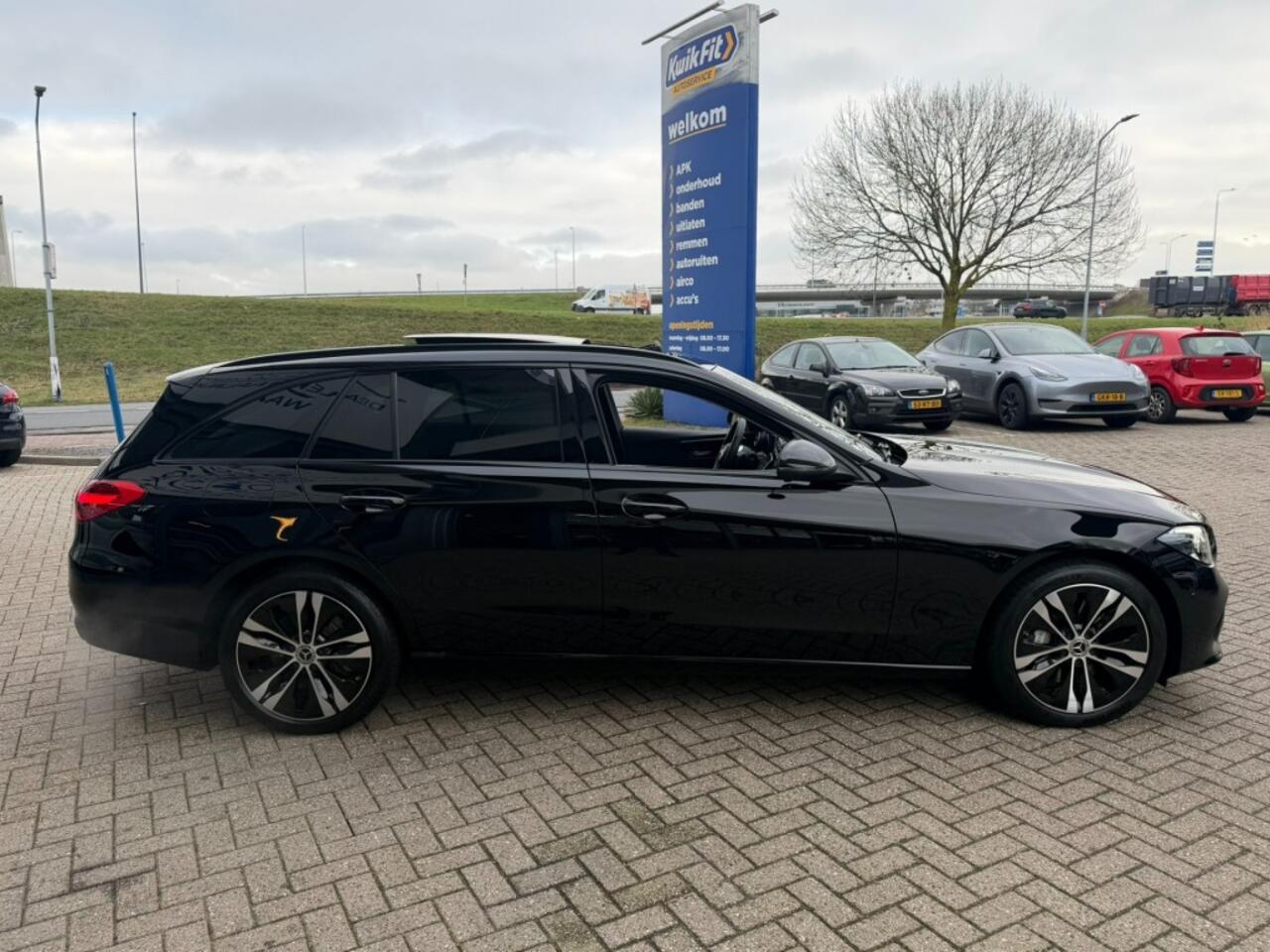 Mercedes-Benz C-KLASSE 300e PHEV BUSINESS LINE PANORAMADAK NAVI PDC-CAMERA.