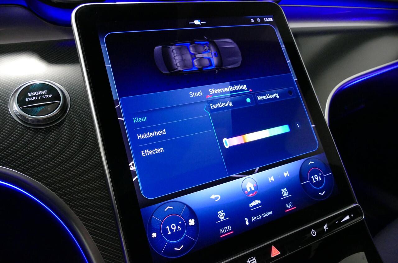 Mercedes-Benz C-KLASSE 300 e AMG Line / C63S AMG Diffuser / Panamericana Grill / Panoramadak / Digital Light (Laser) / Ambienteverlichting / Rondomzichtcamera / Apple Carplay - Android Auto / Stoelverwarming / Lederen bekleding / Stuurwiel verwarming / Dodehoek detectie / 20'' 