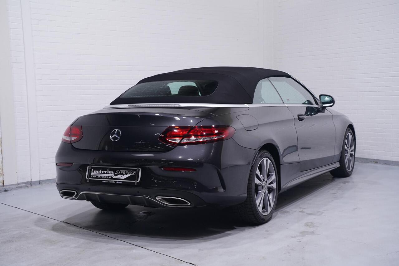 Mercedes-Benz C-KLASSE Cabrio 180 AMG Line AMG Styling Camera lederen-bekleding Apple Carplay digi-dashboard 18"-lmv spoorpakket windscherm nekwarmer keyless-start led-verlichting DAB-ontvangst PDC v+a cruise-controle