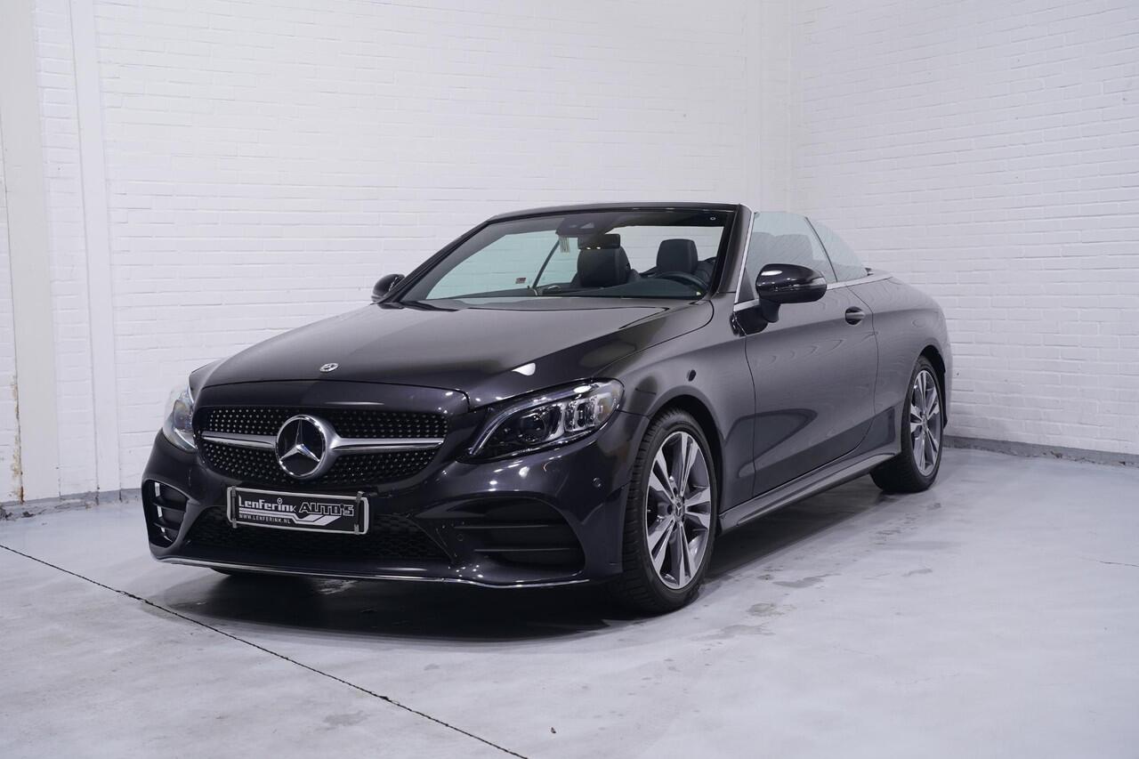 Mercedes-Benz C-KLASSE Cabrio 180 AMG Line AMG Styling Camera lederen-bekleding Apple Carplay digi-dashboard 18"-lmv spoorpakket windscherm nekwarmer keyless-start led-verlichting DAB-ontvangst PDC v+a cruise-controle