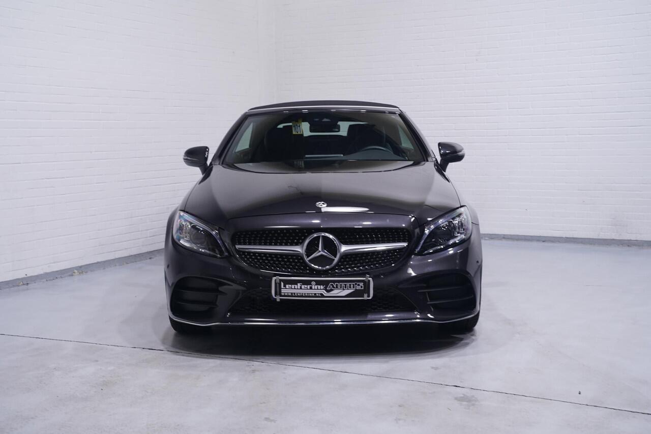 Mercedes-Benz C-KLASSE Cabrio 180 AMG Line AMG Styling Camera lederen-bekleding Apple Carplay digi-dashboard 18"-lmv spoorpakket windscherm nekwarmer keyless-start led-verlichting DAB-ontvangst PDC v+a cruise-controle
