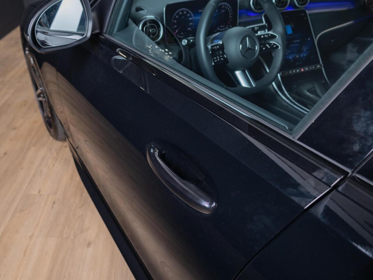 Mercedes-Benz C-KLASSE Estate 300 e AMG Line Panorama dak