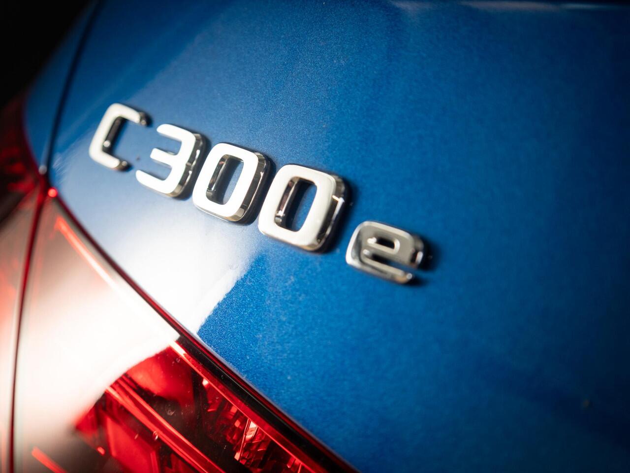 Mercedes-Benz C-KLASSE Limousine 300 e Luxury Line Panorama dak