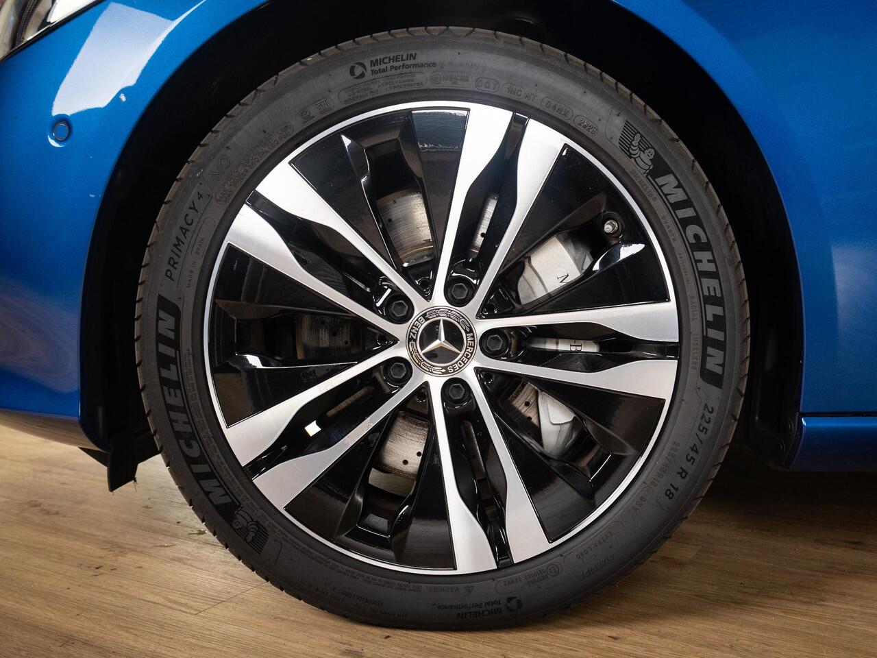 Mercedes-Benz C-KLASSE Limousine 300 e Luxury Line Panorama dak