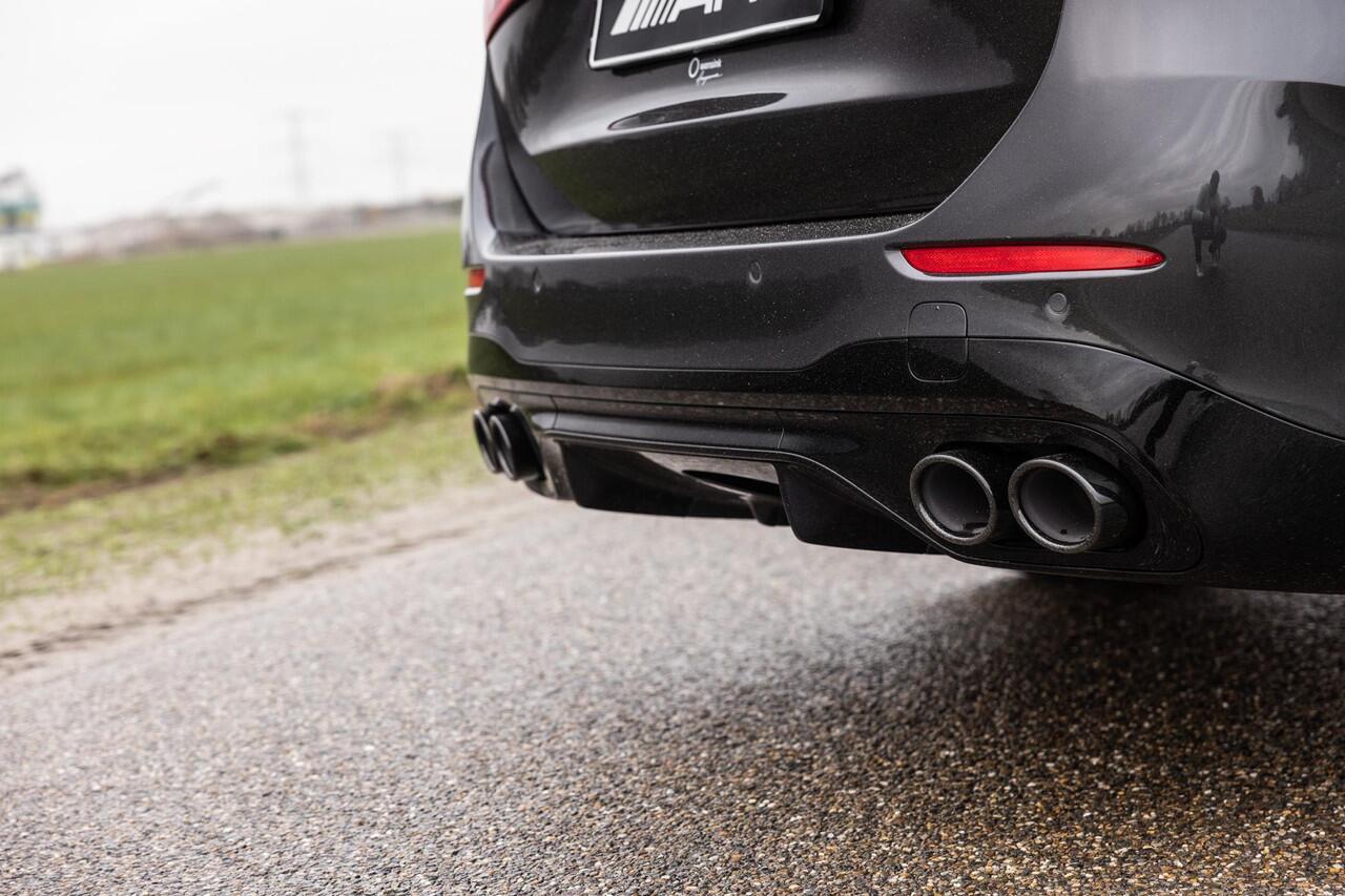 Mercedes-Benz C-KLASSE Mercedes-AMG 43 AMG Estate 4MATIC | Premium Plus | Panorama-schuifdak | BURMESTER | Trekhaak | Stoelverwarming + verkoeling | AMG Nightpakket I + II | AMG Performance stoelen |