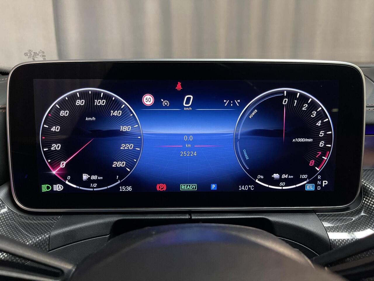 Mercedes-Benz C-KLASSE 300 e AMG Line 18"/Leder/Panoramadak/360 camera/Dodehoek/Keyless/Stoelverwarming + memory l + r/Sfeerverlichting premium/Apple Carplay & Android Auto