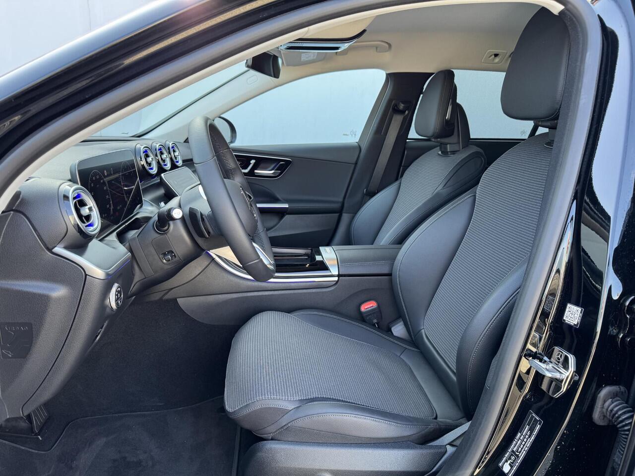 Mercedes-Benz C-KLASSE Estate Luxury Line 180 / Zeer complete/luxe / Burmester audio / Glascoating / Sfeerverlichting / 360 graden camera / Elektrisch verstelbare stoelen met memory functie / Elektrisch verstelbaar stuur