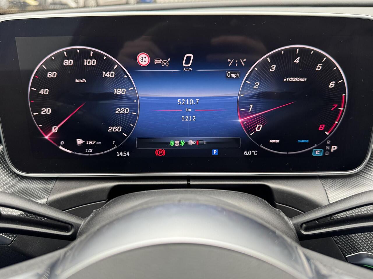 Mercedes-Benz C-KLASSE Estate Luxury Line 180 / Zeer complete/luxe / Burmester audio / Glascoating / Sfeerverlichting / 360 graden camera / Elektrisch verstelbare stoelen met memory functie / Elektrisch verstelbaar stuur