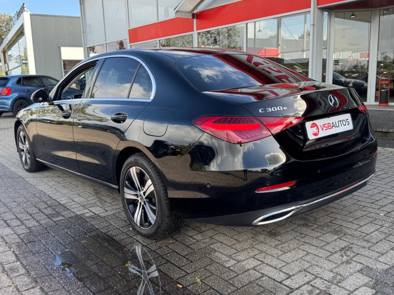 Mercedes-Benz C-KLASSE 300E PLUG IN HYBRIDE 320PK. EL. MEMORY STOEL CAMERA NAVI SFEERVERLICHTING