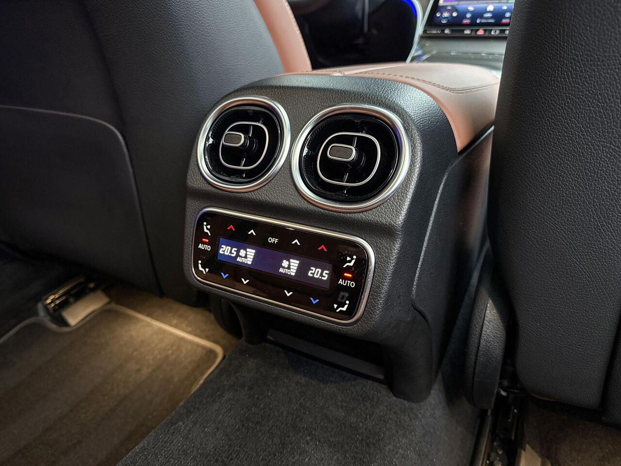 Mercedes-Benz C-KLASSE 200 AMG Line Panorama dak | leder | Trekhaak | Burmester | carbon inleg | head Up display