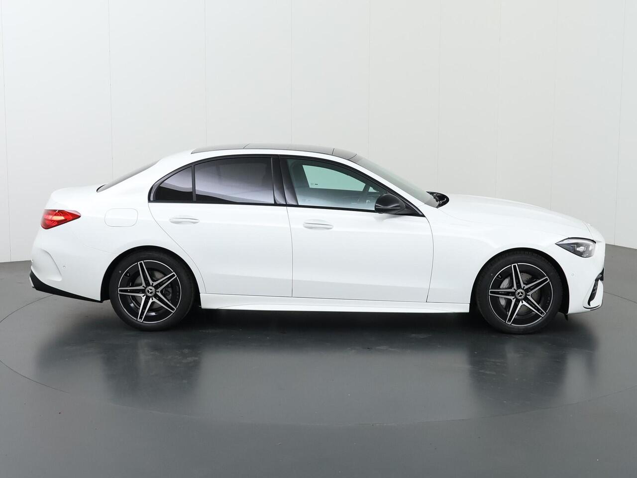 Mercedes-Benz C-KLASSE 180 Business Solution AMG | AMG line Plus | Panoramaschuifdak | Nightpakket | 360 Camera | Head-Up Display |