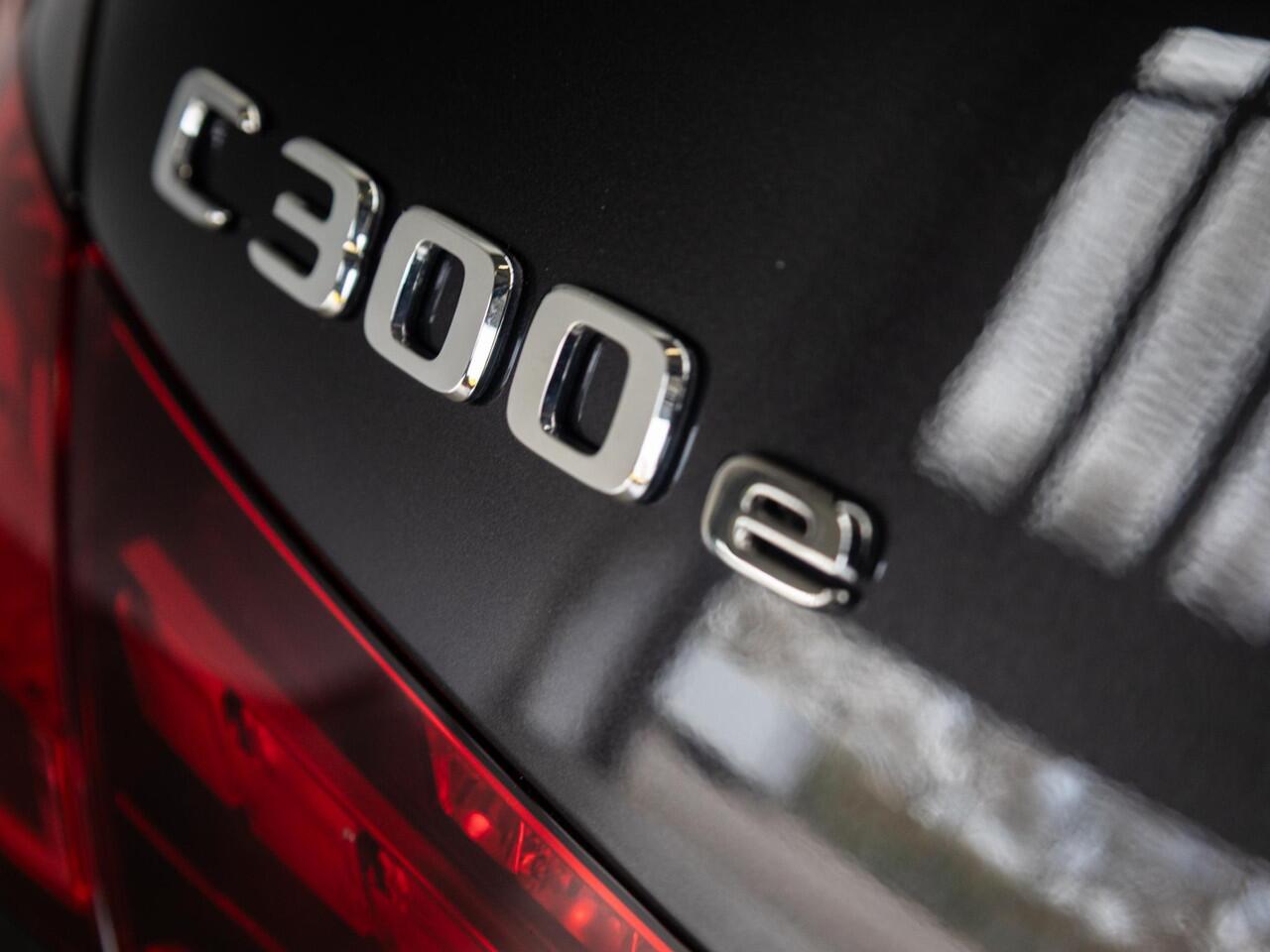 Mercedes-Benz C-KLASSE Limousine 300 e Star Edition Limited Panorama dak | Trekhaak