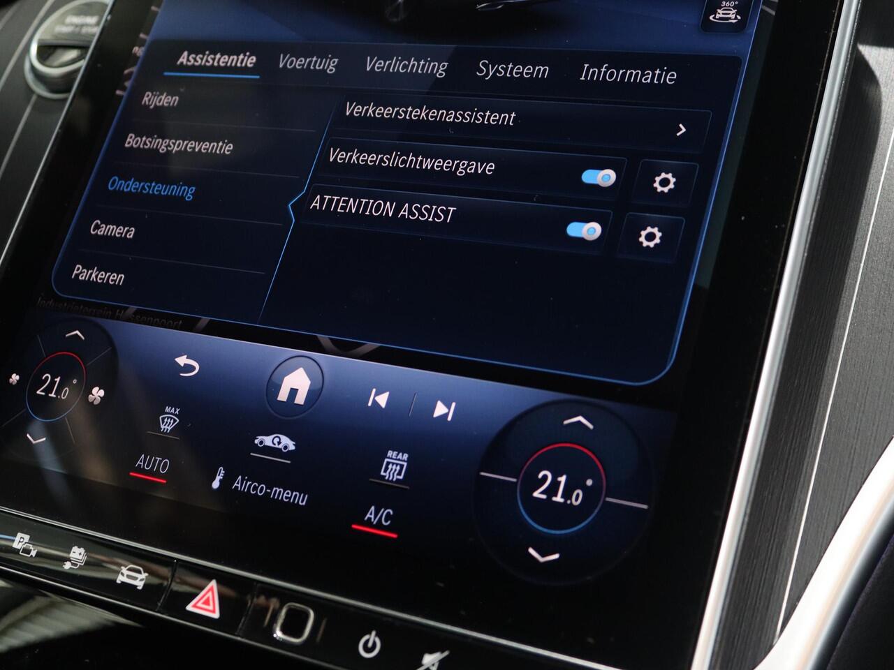 Mercedes-Benz C-KLASSE 300e AMG Line | Panoramaschuifdak | Night | Premium pakket | Winter pakket | Augmented Reality Navigation