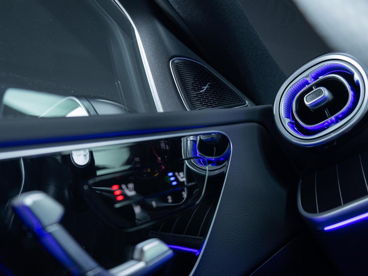 Mercedes-Benz C-KLASSE Limousine 300 e Business Solution AMG Premium PLUS | Panorama dak | Trekhaak