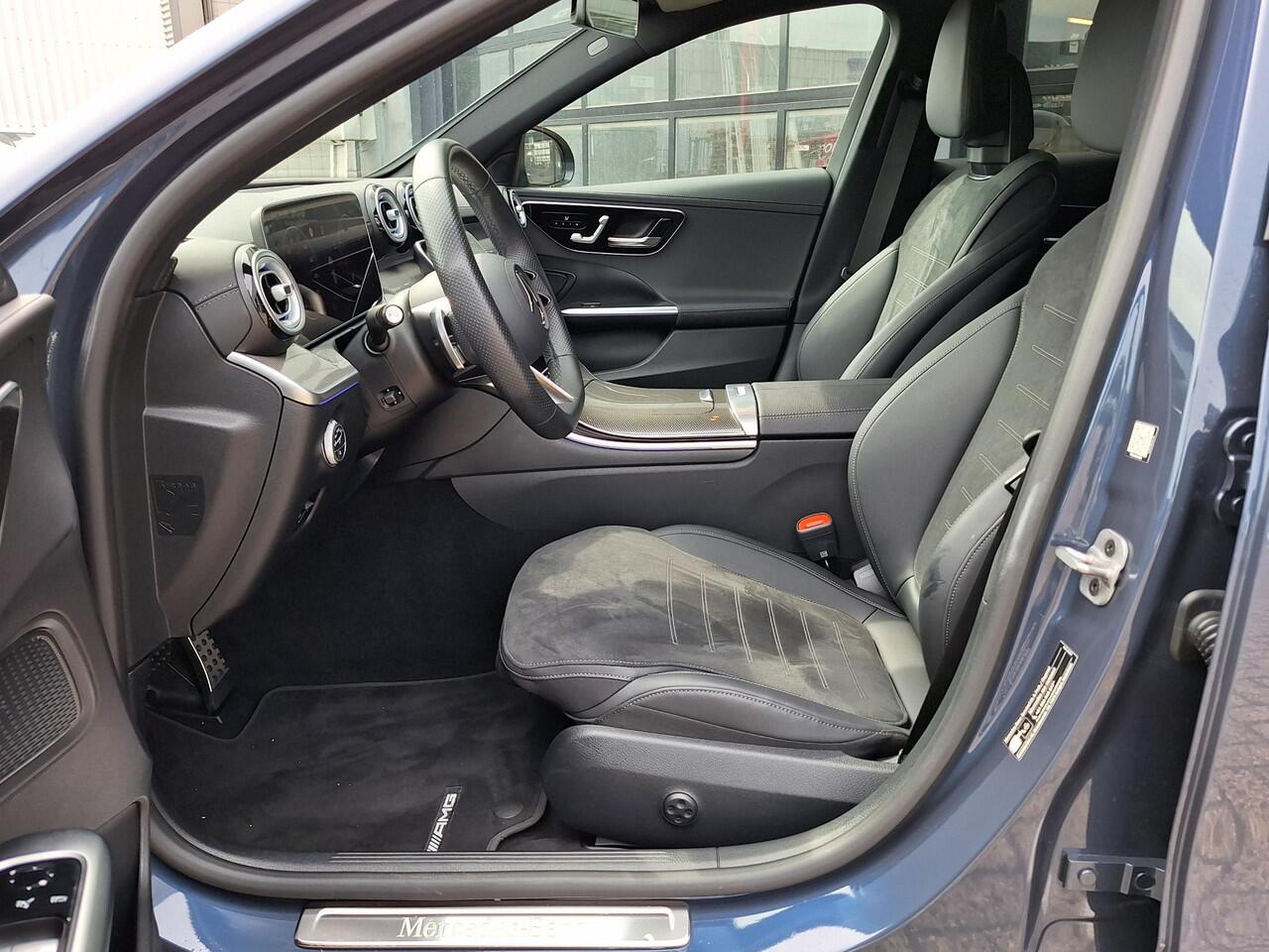 Mercedes-Benz C-KLASSE Estate 180 Star Edition AMG | Night Pakket | Trekhaak | Elektrisch Verstelbare Stoelen + Memory | Elektrische Achterklep | Apple CarPlay | Android Auto | Dodehoekassistent | Sfeerverlichting | Stoelverwarming | Achteruitrijcamera