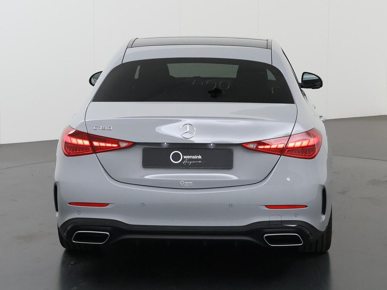 Mercedes-Benz C-KLASSE 180 Star Edition AMG | AMG line Plus | Panoramaschuifdak | Nightpakket | 360* Camera | Head-Up Display |