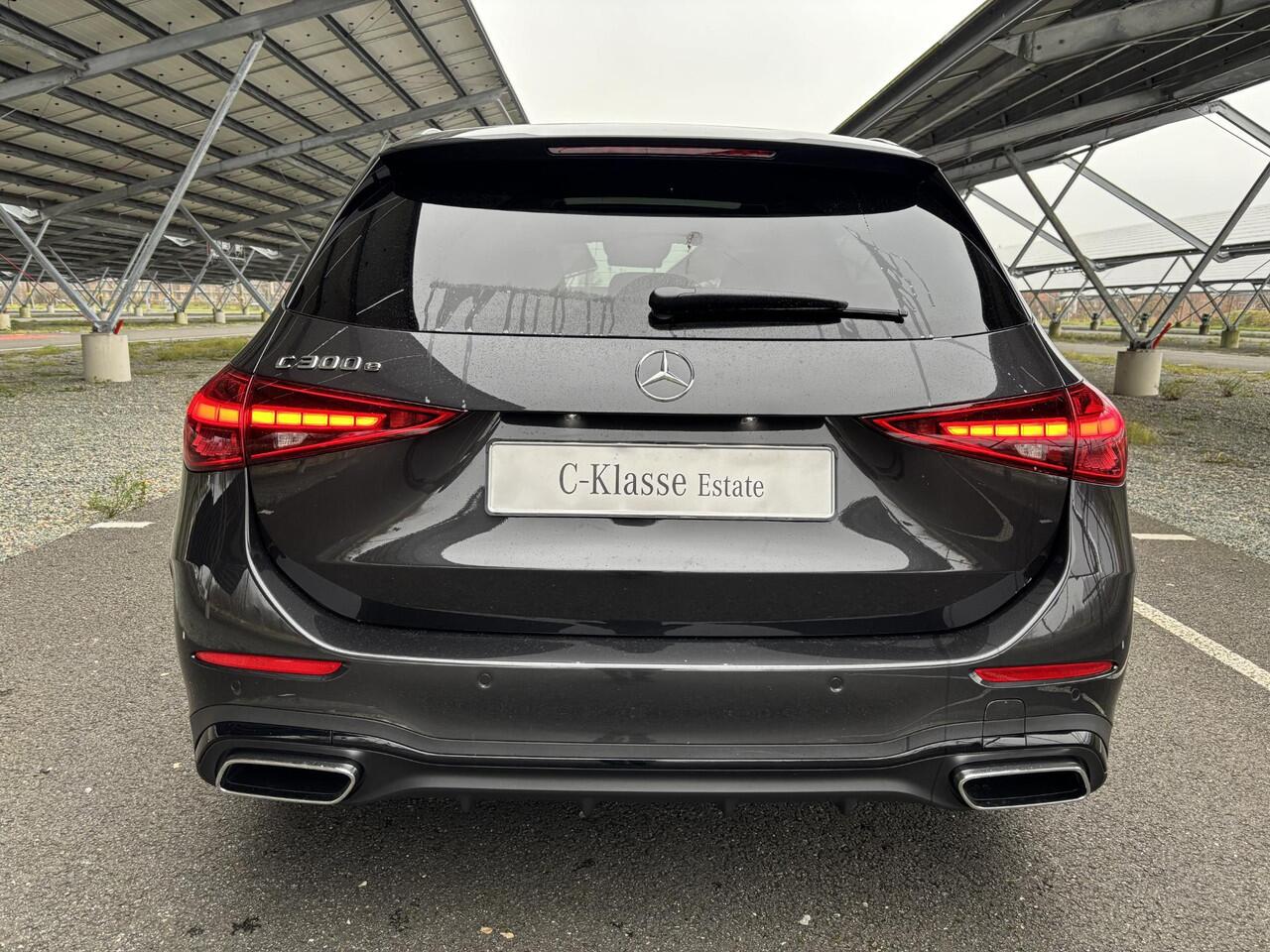 Mercedes-Benz C-KLASSE 300 e Star Edition AMG Line | Night | Panoramadak | Burmester | Memory | 360 camera | Digital light | Rijassistentie pakket | Afneembare trekhaak