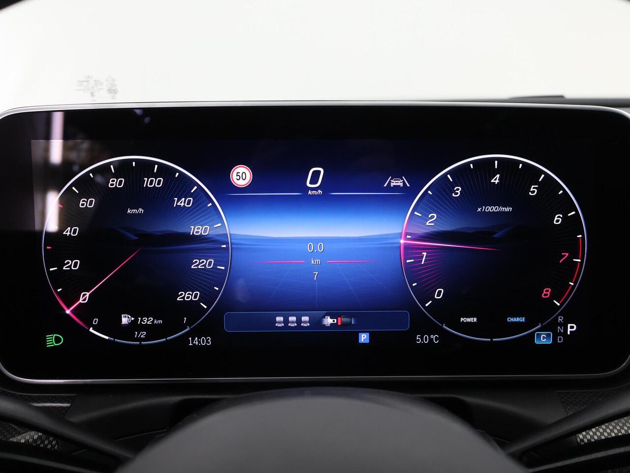 Mercedes-Benz C-KLASSE Estate 180 Business Solution AMG | Panoramadak | Night pakket | Memory stoelen | Keyless | Digital Light