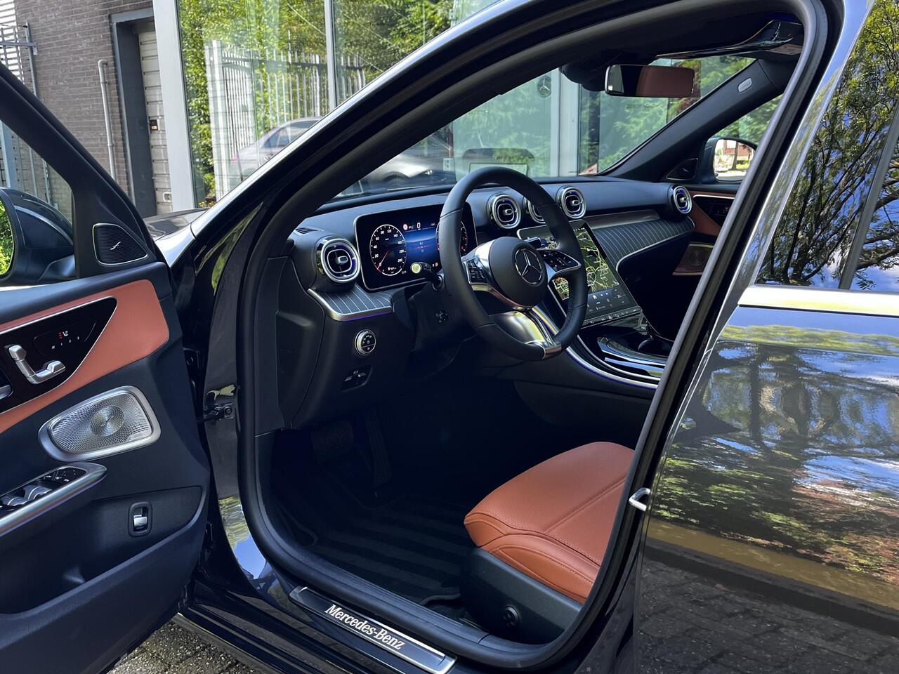Mercedes-Benz C-KLASSE Estate 180 Star Edition Luxury | Panoramadak | Trekhaak | Burmester 3D Surround Sound | DISTRONIC afstandsassistent | Dodehoekassistent | Apple CarPlay | Android Auto | Elektrisch Verstelbare Stoelen + Memory