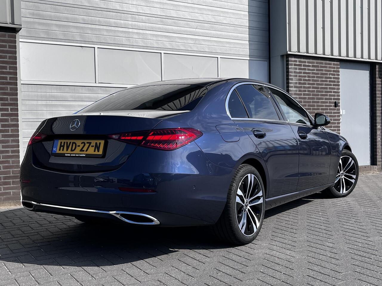 Mercedes-Benz C-KLASSE 180 Star Edition Luxury | Panoramadak | DISTRONIC Afstandsassistent | Dodehoekassistent | Donkergetint Glas Achter | Apple CarPlay | Android Auto | Elektrisch Verstelbare Stoelen + Memory | Stoelverwarming | Sfeerverlichting