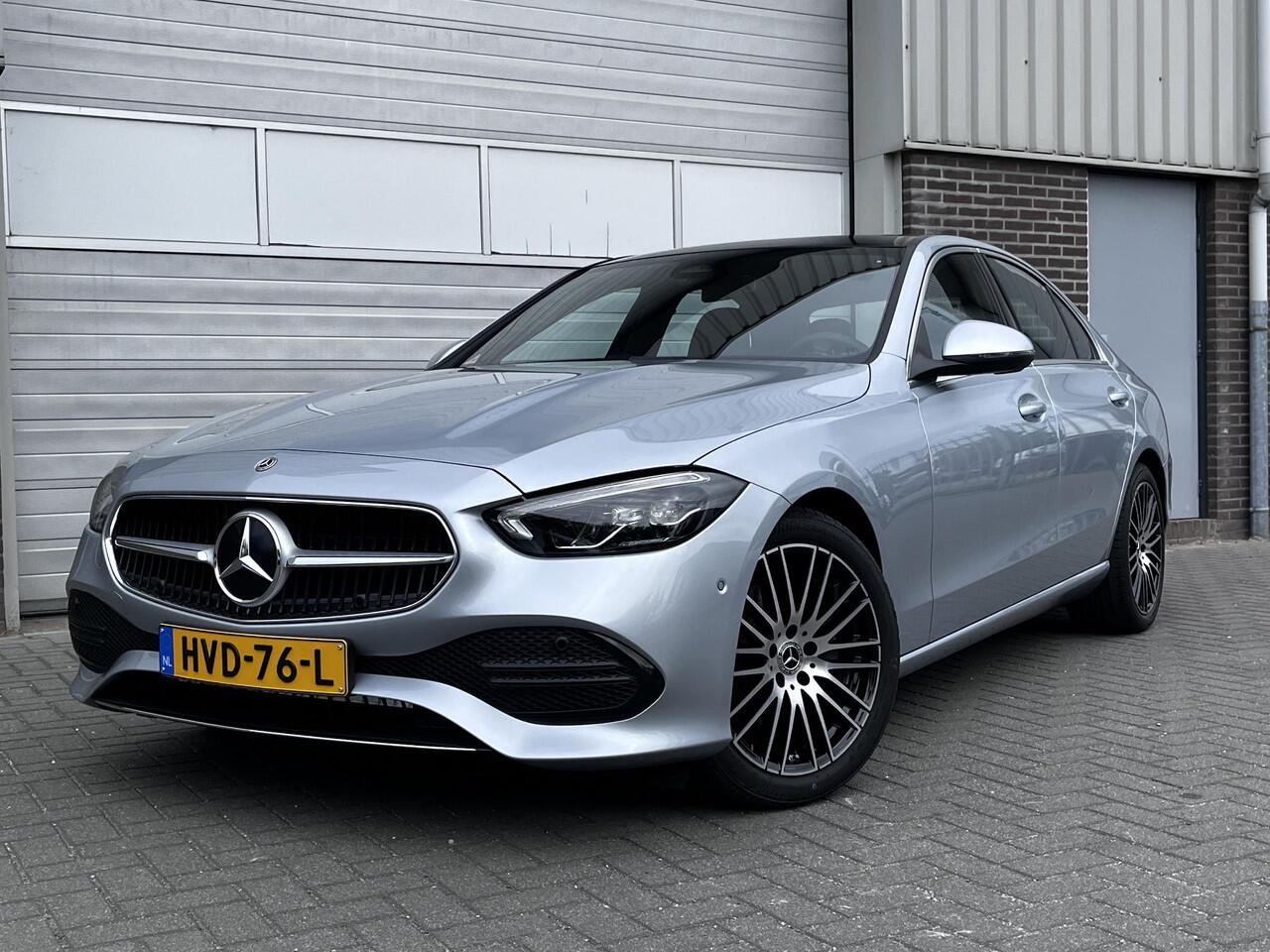 Mercedes-Benz C-KLASSE 180 Star Edition Luxury | Panoramadak | DISTRONIC Afstandsassistent | Elektrisch Verstelbare Stoelen + Memory | Dodehoekassistent | Apple CarPlay | Android Auto | Sfeerverlichting | Stoelverwarming | Elektrisch Inklapbare Buitenspiegels