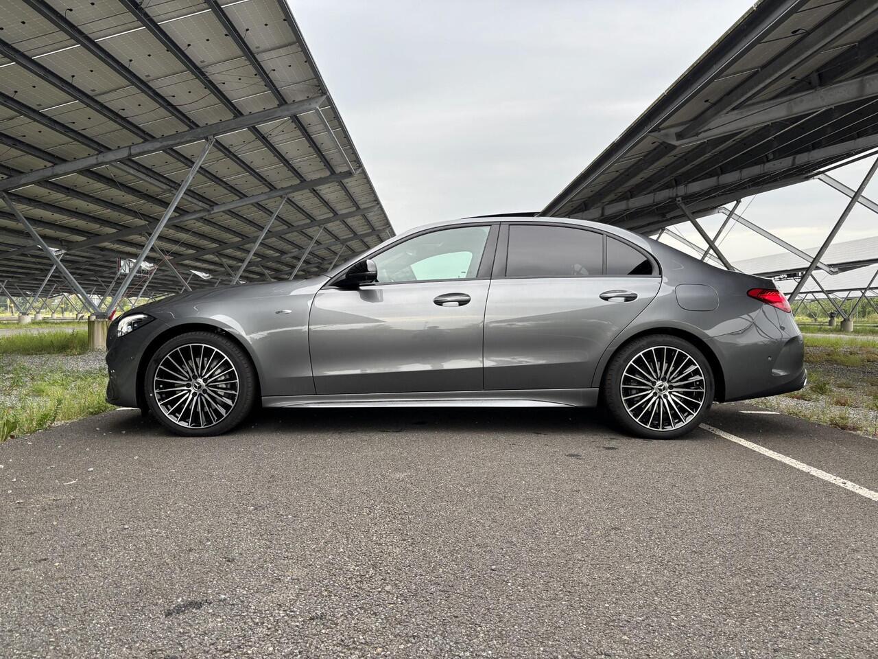 Mercedes-Benz C-KLASSE 300 e Business Solution AMG | Night | Panoramadak | Digital light | 19" Multispaaks velgen | Sfeerverlichting |