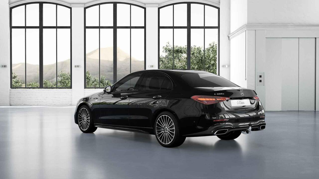 Mercedes-Benz C-KLASSE 300e Business Solution AMG | Panoramaschuifdak | Trekhaak | DIGITAL LIGHT | Nightpakket | dodehoekassistent | 360° camera |