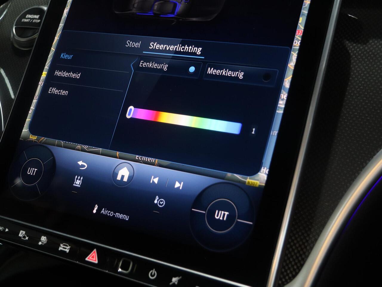 Mercedes-Benz C-KLASSE 300e Business Solution AMG | Panoramaschuifdak | Trekhaak | DIGITAL LIGHT | Nightpakket | dodehoekassistent | 360° camera |