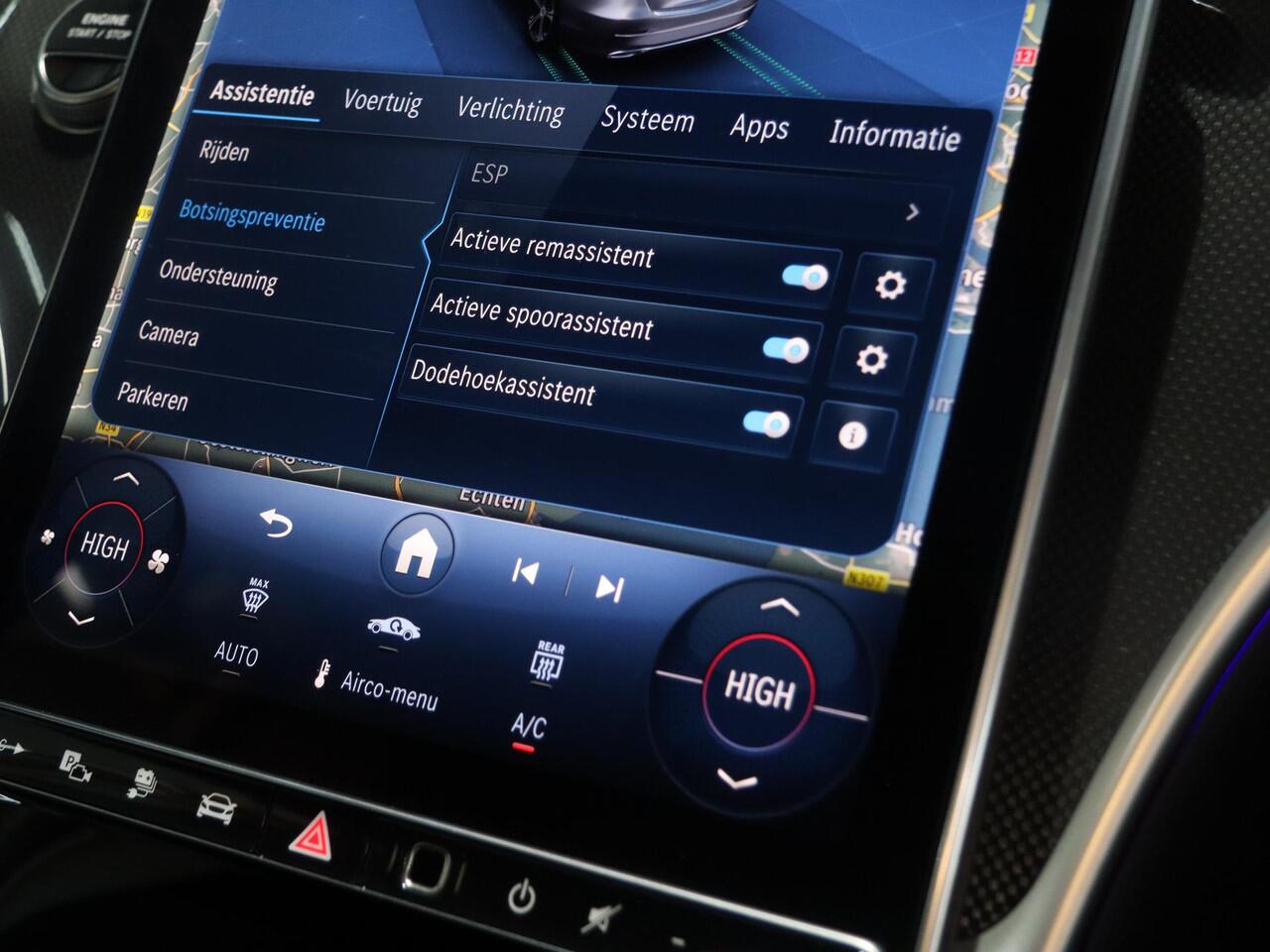 Mercedes-Benz C-KLASSE 300e Business Solution AMG | Panoramaschuifdak | Trekhaak | DIGITAL LIGHT | Nightpakket | dodehoekassistent | 360° camera |